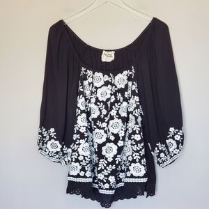 Savanna Jane Black and White Floral Blouse